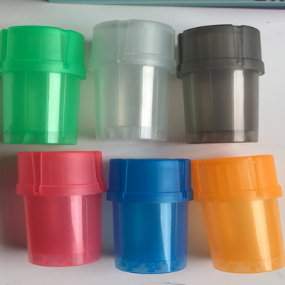 Multifunctional plastic smoke grinder M-P47