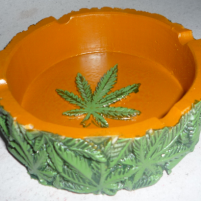 Resin ashtray P3032