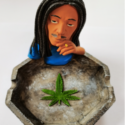 Resin ashtray R6216